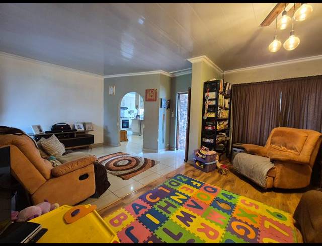 3 BEDROOM HOUSE FOR SALE IN WALDRIFT